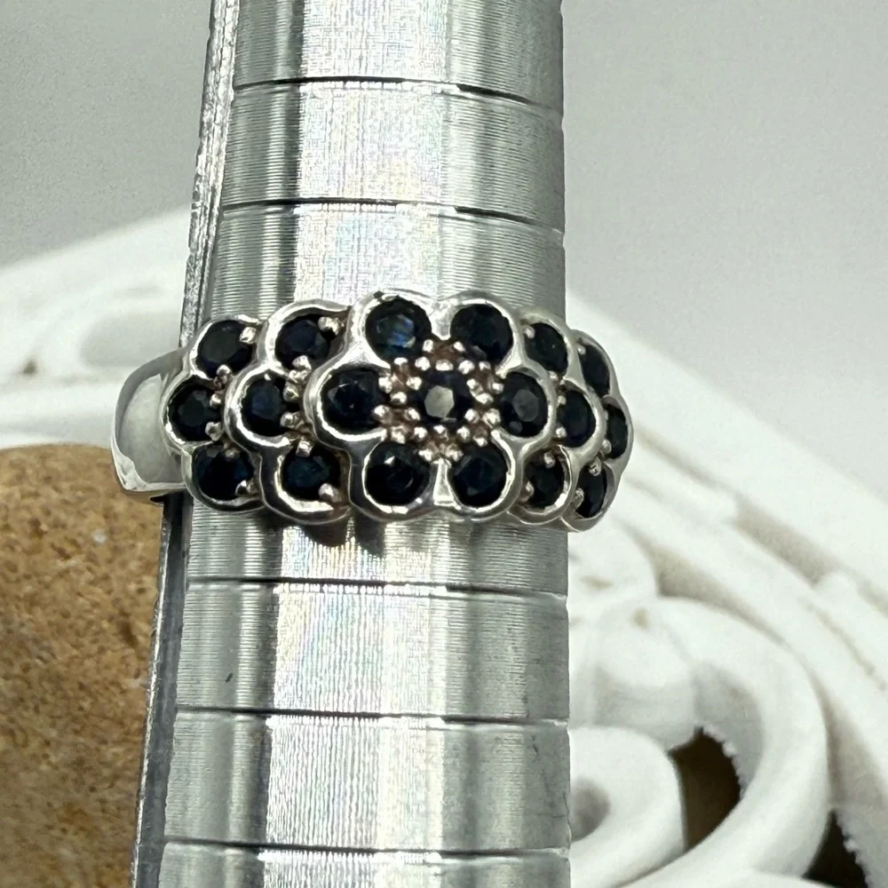Sterling Silver Black Spinel Floral Band Ring Size 6 EUC